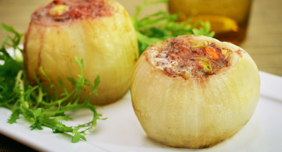 foto da receita Cebolas recheadas com carne moída