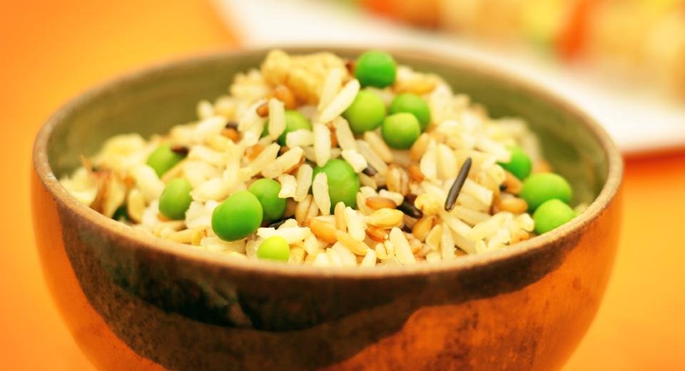 foto da receita Arroz sete cereais com ervilha e nozes