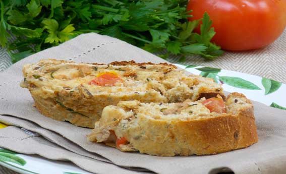 foto da receita Rocambole de atum e tomate