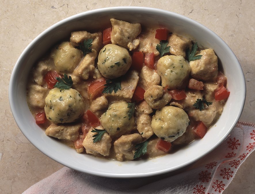 foto da receita Ensopado de frango com bolinho de queijo