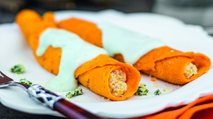 foto da receita Panqueca de cenoura recheada com frango