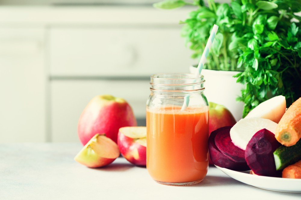 foto da receita Suco detox com limão,  pêssego e gengibre 