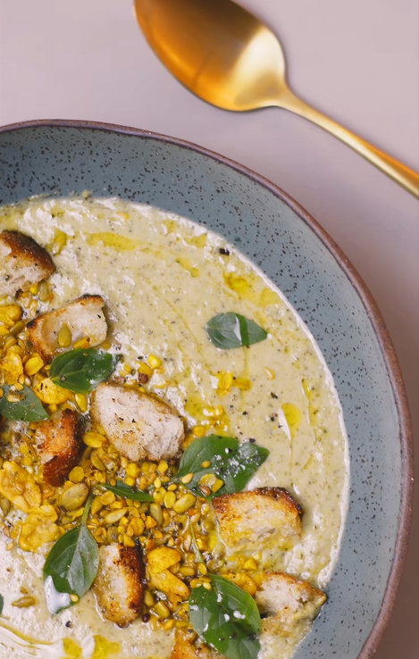 foto da receita Creme de brócolis com croutons de semesntes