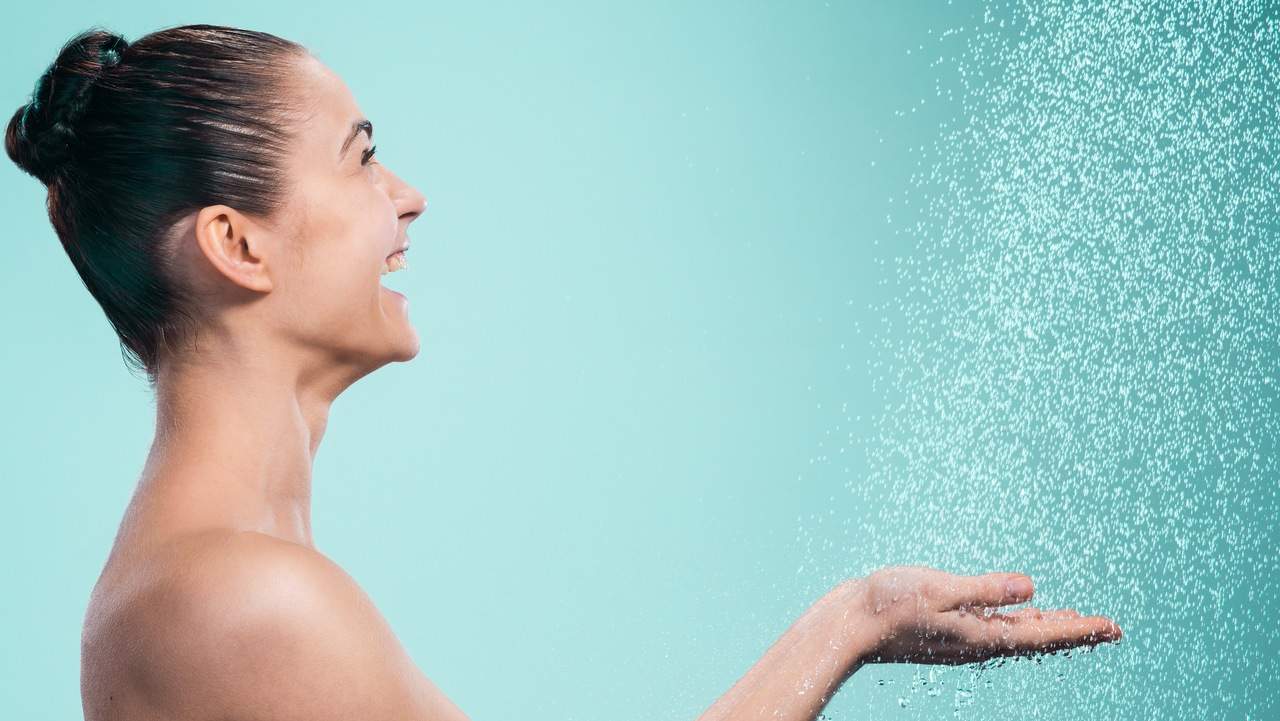 Dormir com o cabelo molhado faz mal para a saúde?