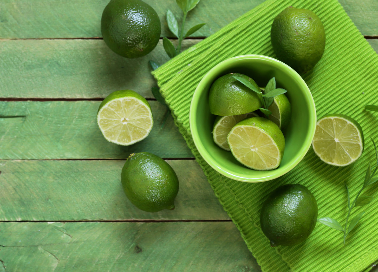 Água com limão quebra o jejum intermitente? Vem saber