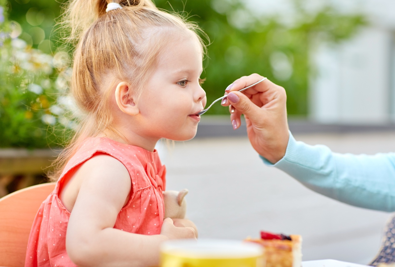 Conheça os piores alimentos para as crianças