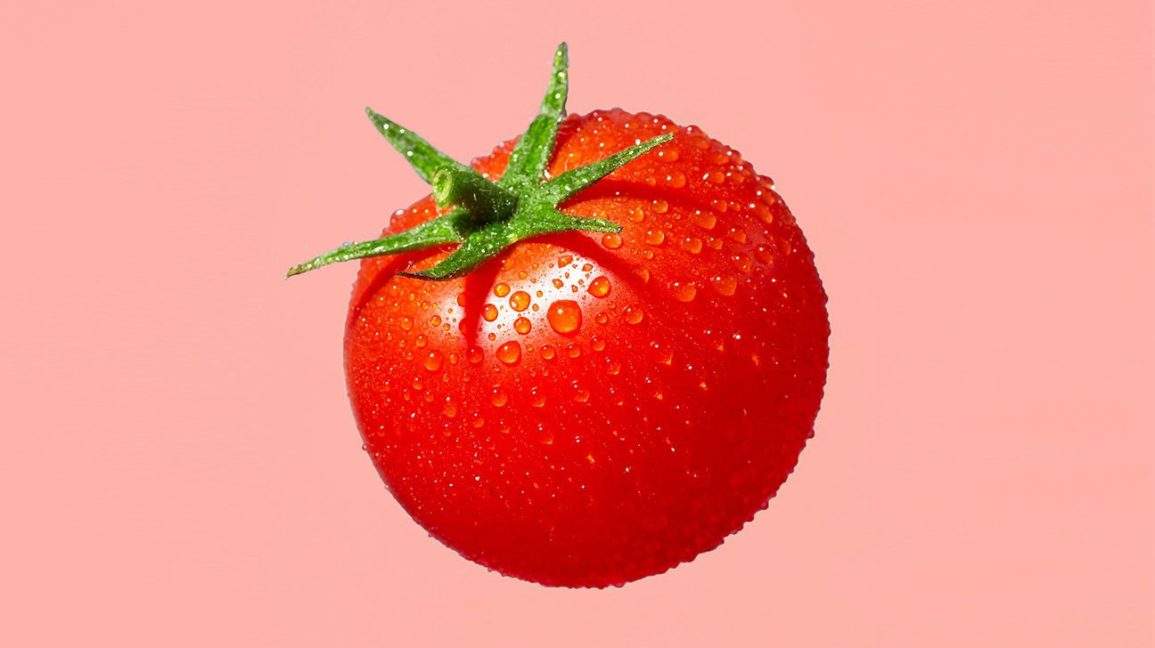 Como usar tomate na rotina de cuidados com a pele