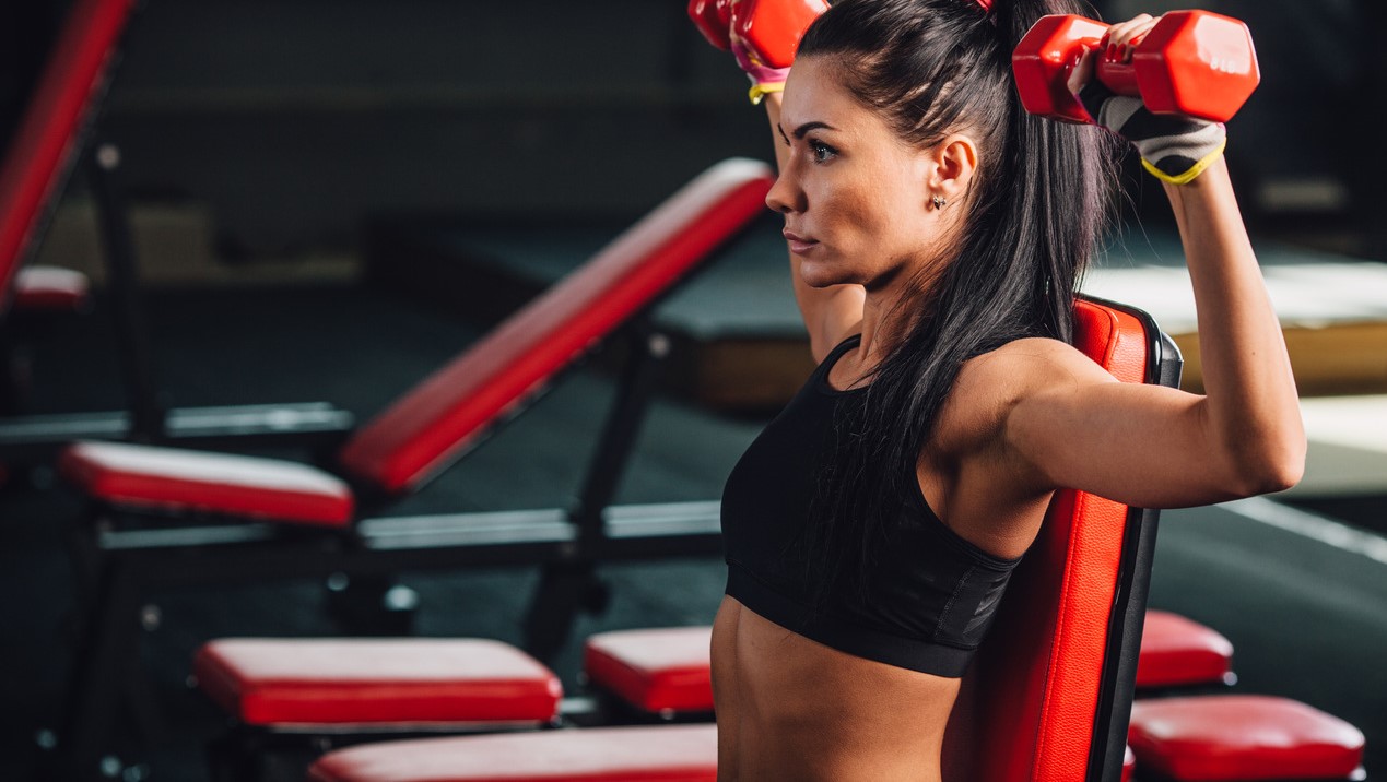 Ombros caídos: Os melhores exercícios para corrigir