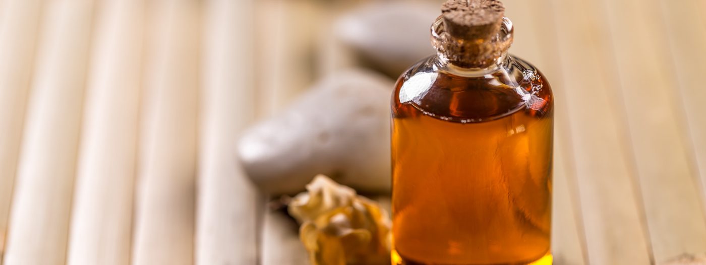 Óleo de jojoba: Conheça os benefícios e saiba como usar