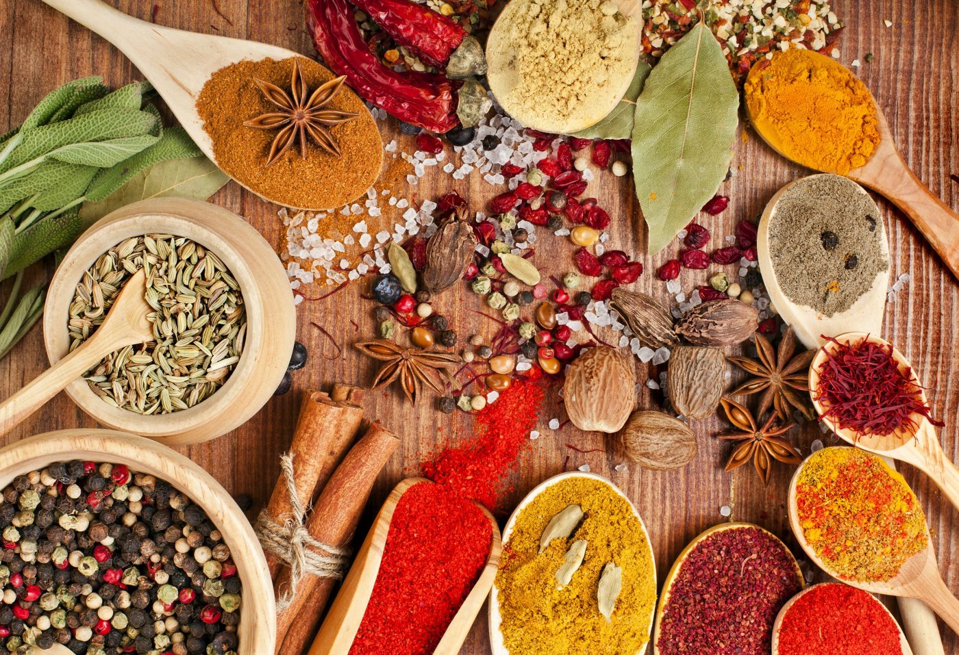 Especiaria e erva aromática: Qual a diferença?