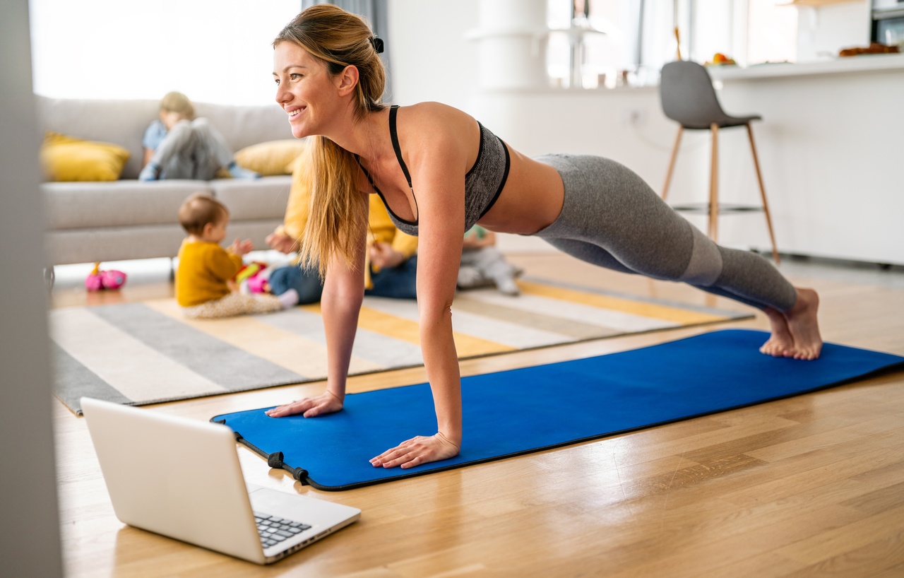 Após a gestação, mães levam até 4 anos para retomar exercícios