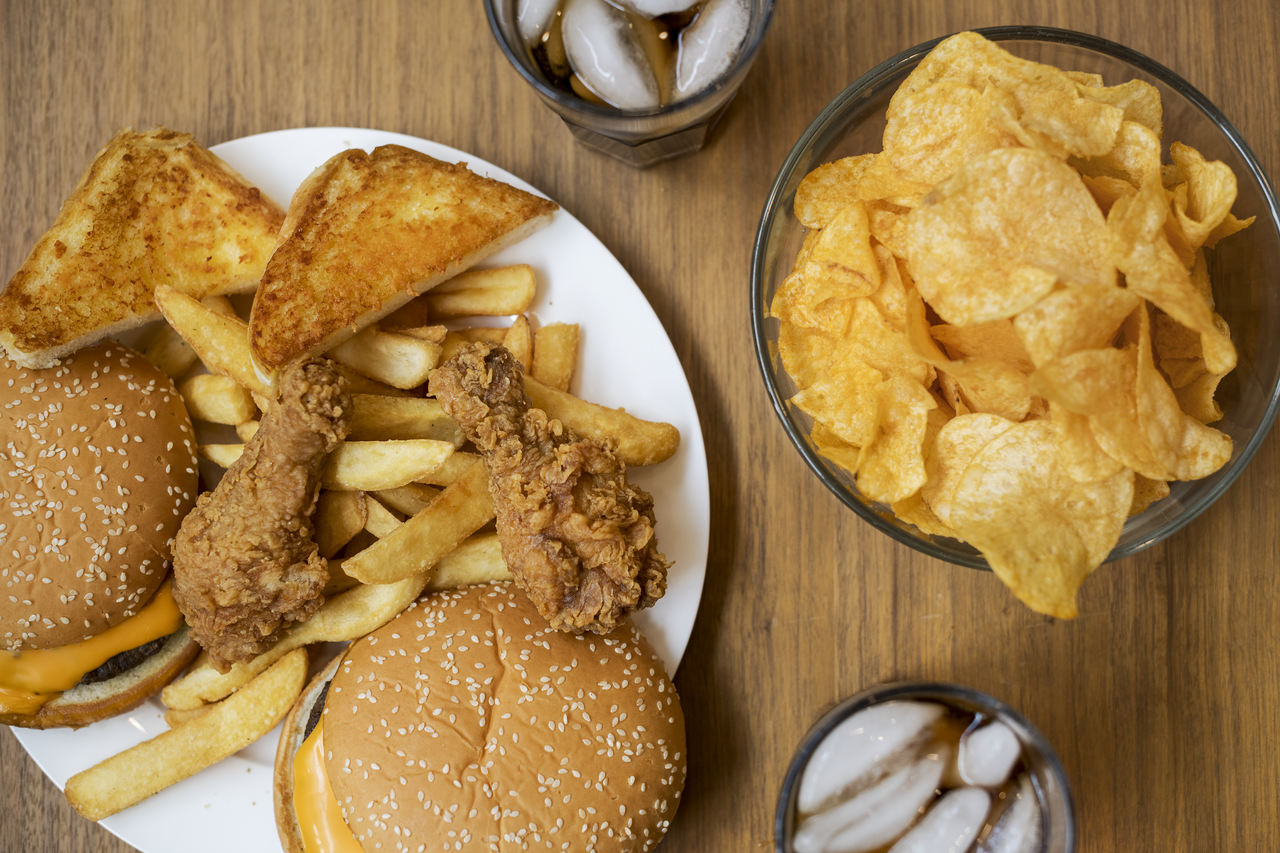 Alimentos ruins para os olhos: Especialistas indicam quais evitar