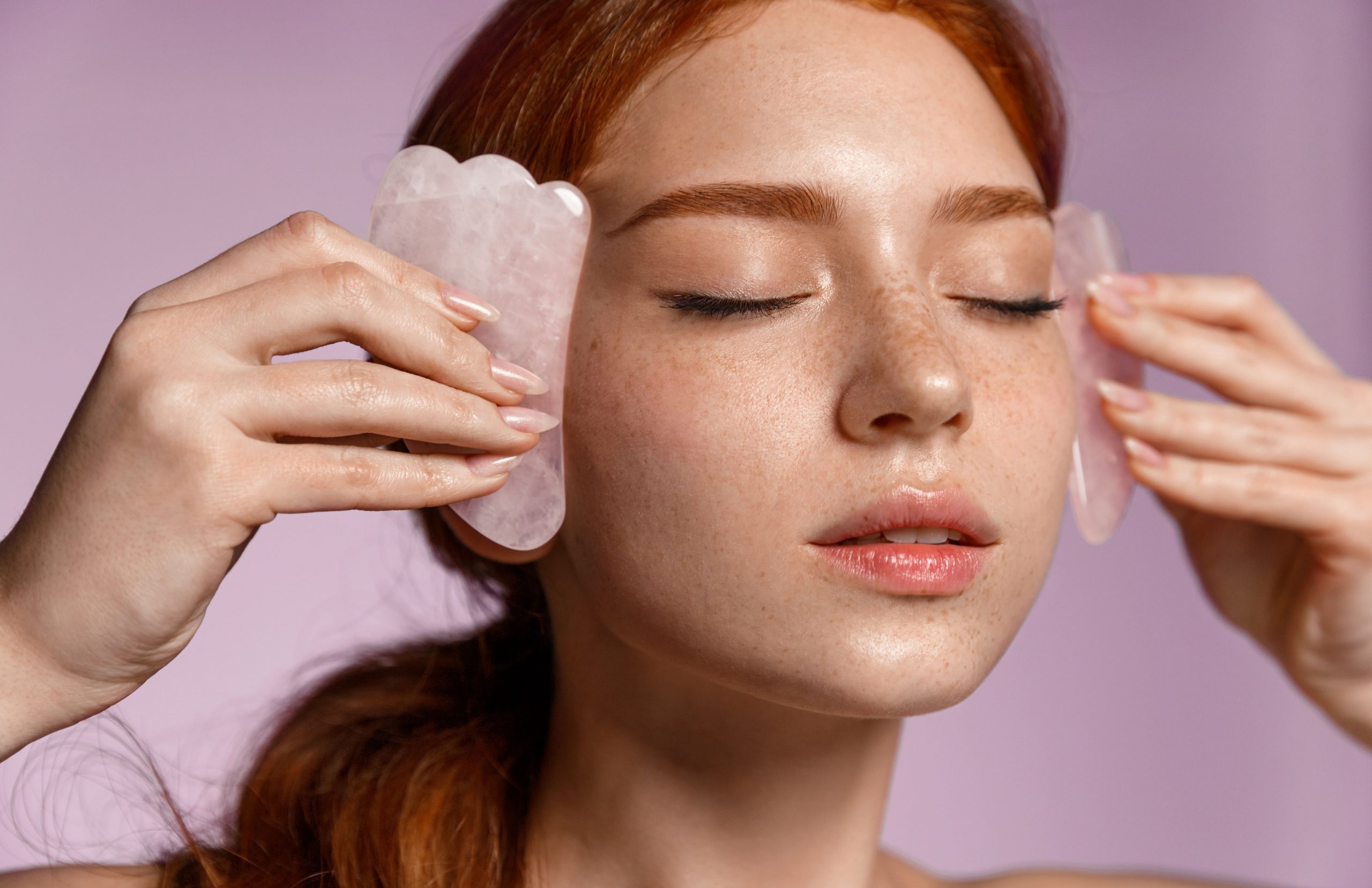 Como usar gua sha no cabelo e no couro cabeludo