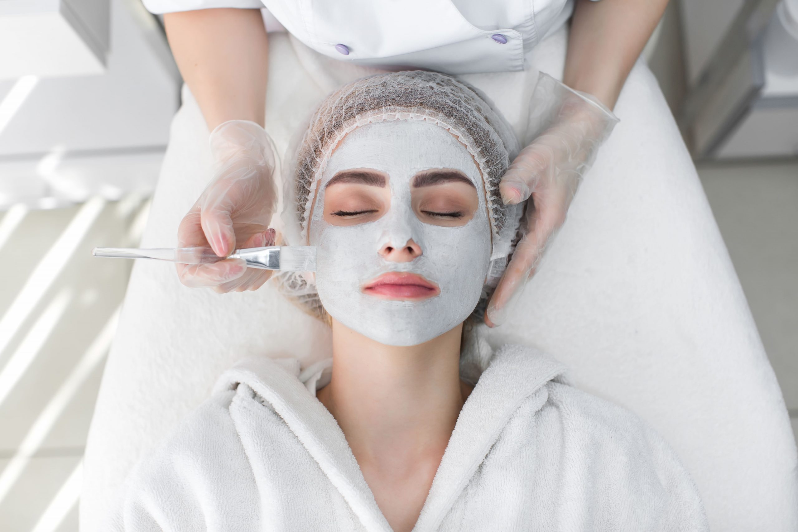 Dermaplaning: entenda os riscos para a pele