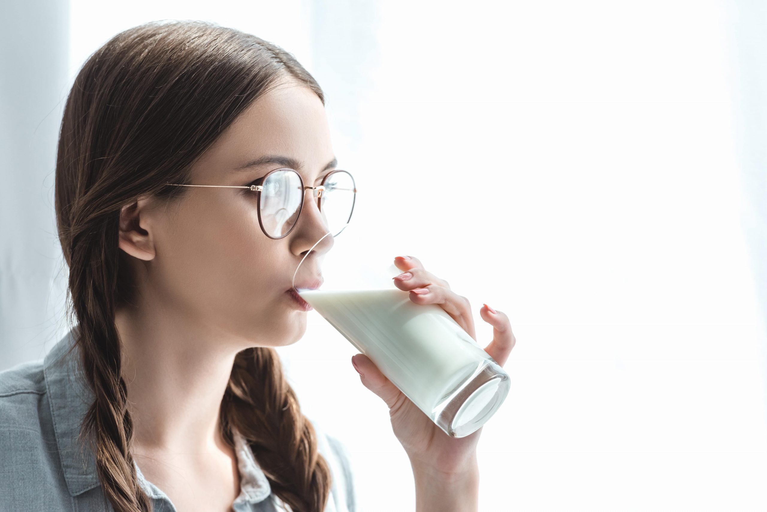 Intolerância à lactose? Como evitar deficiência de cálcio