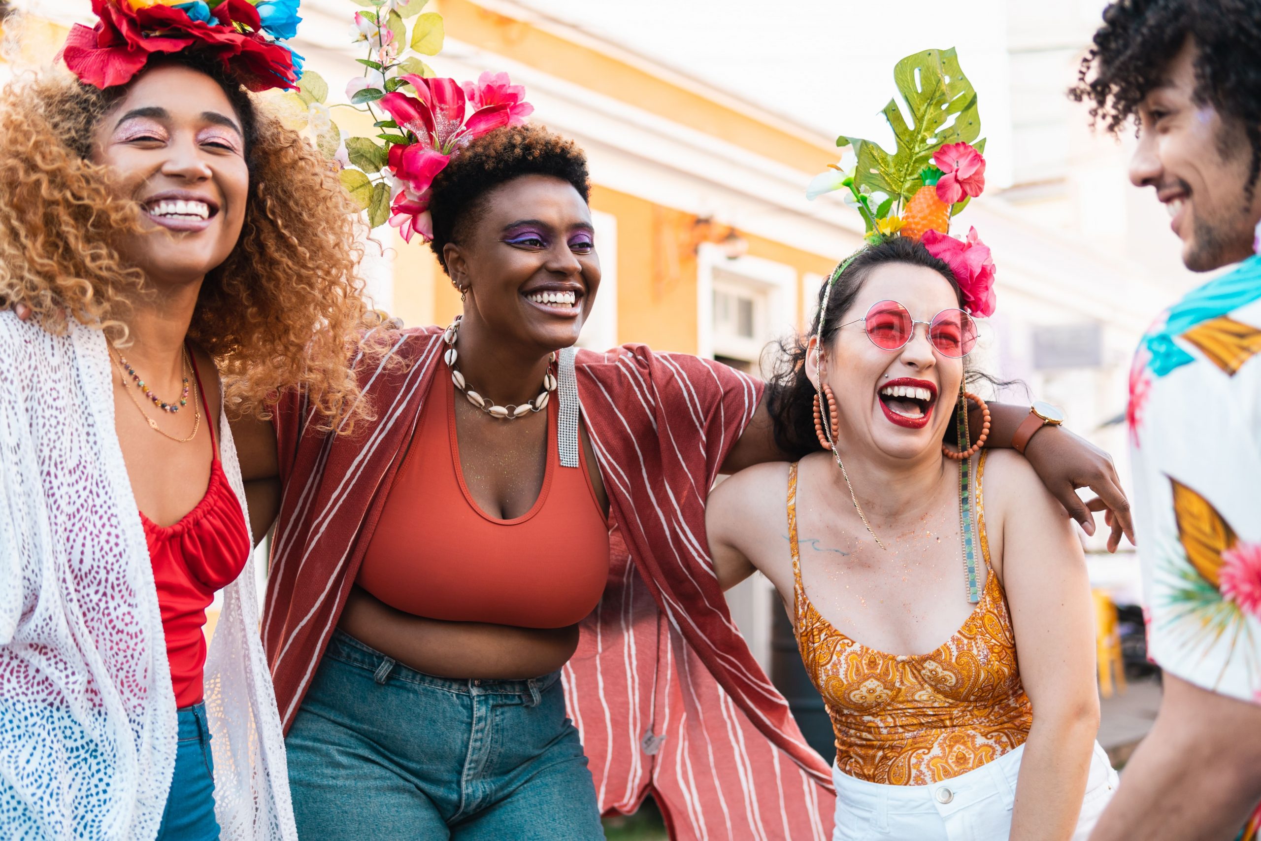 Aula de samba: Benefícios e quantas calorias queima