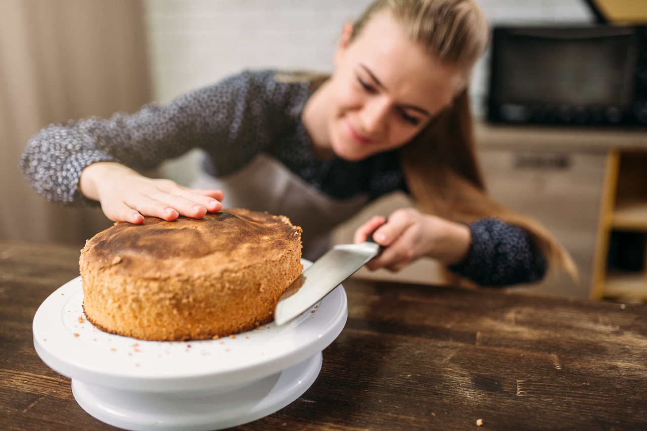 Bolo deu errado? Confira as principais causas e como reaproveitar a receita