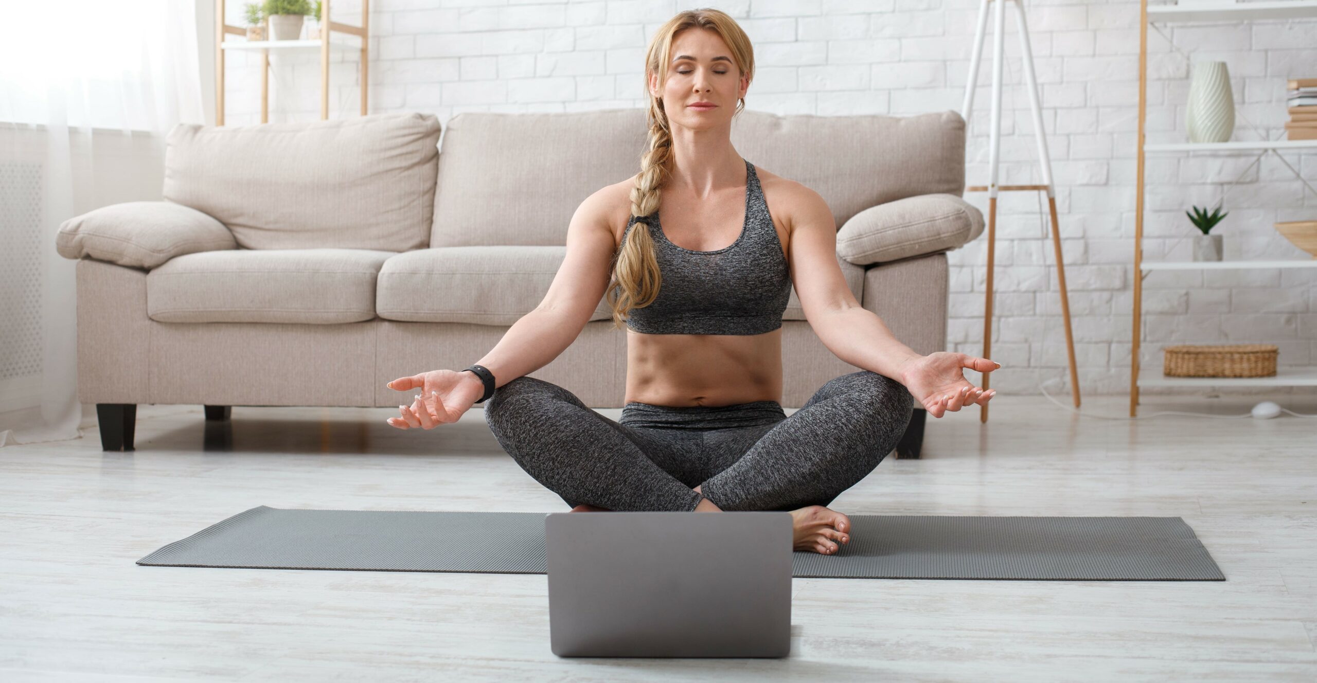 Meditação no trabalho: adote a prática e seus benefícios