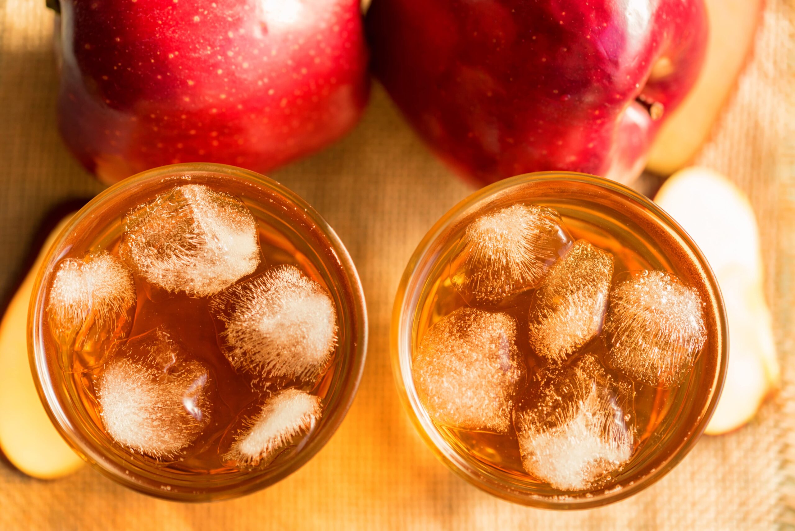 Suco de maçã com limão emagrece? Saiba mais sobre a bebida