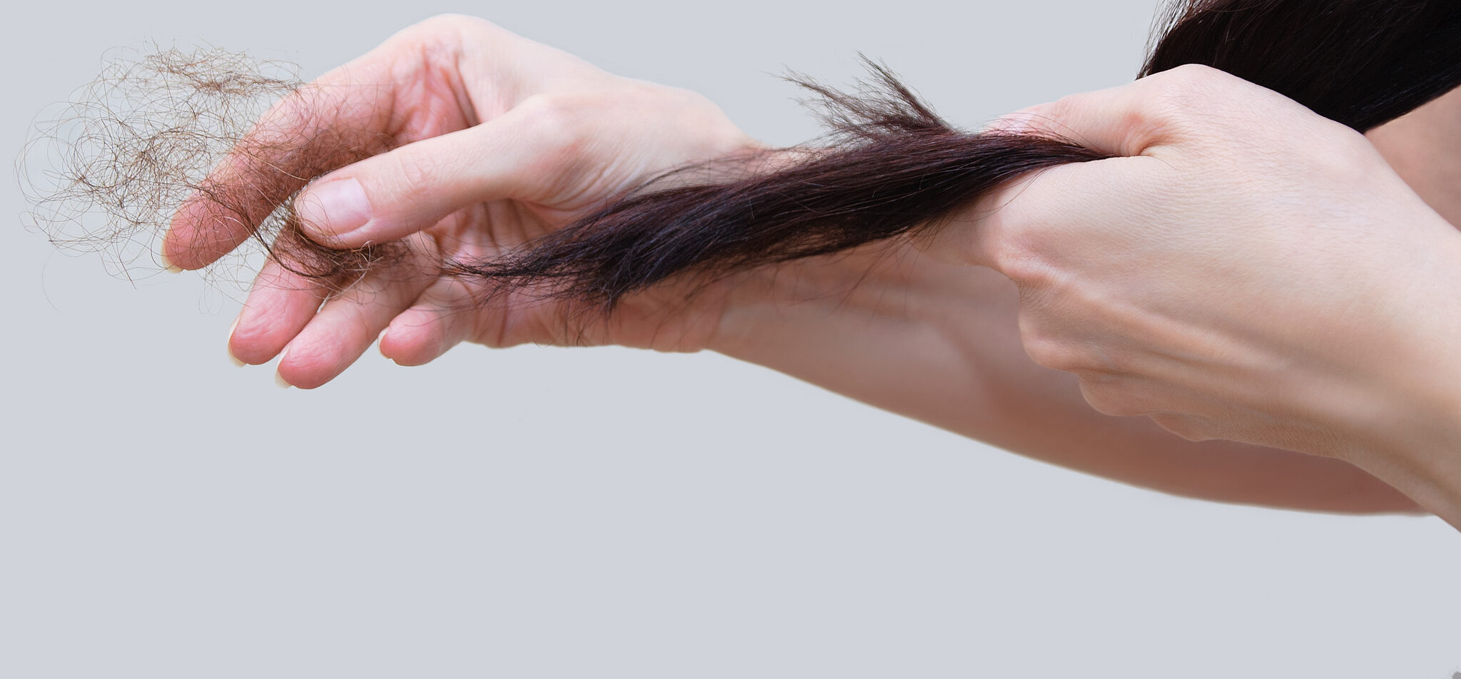 Queda de cabelo no home office: entenda por que isso acontece