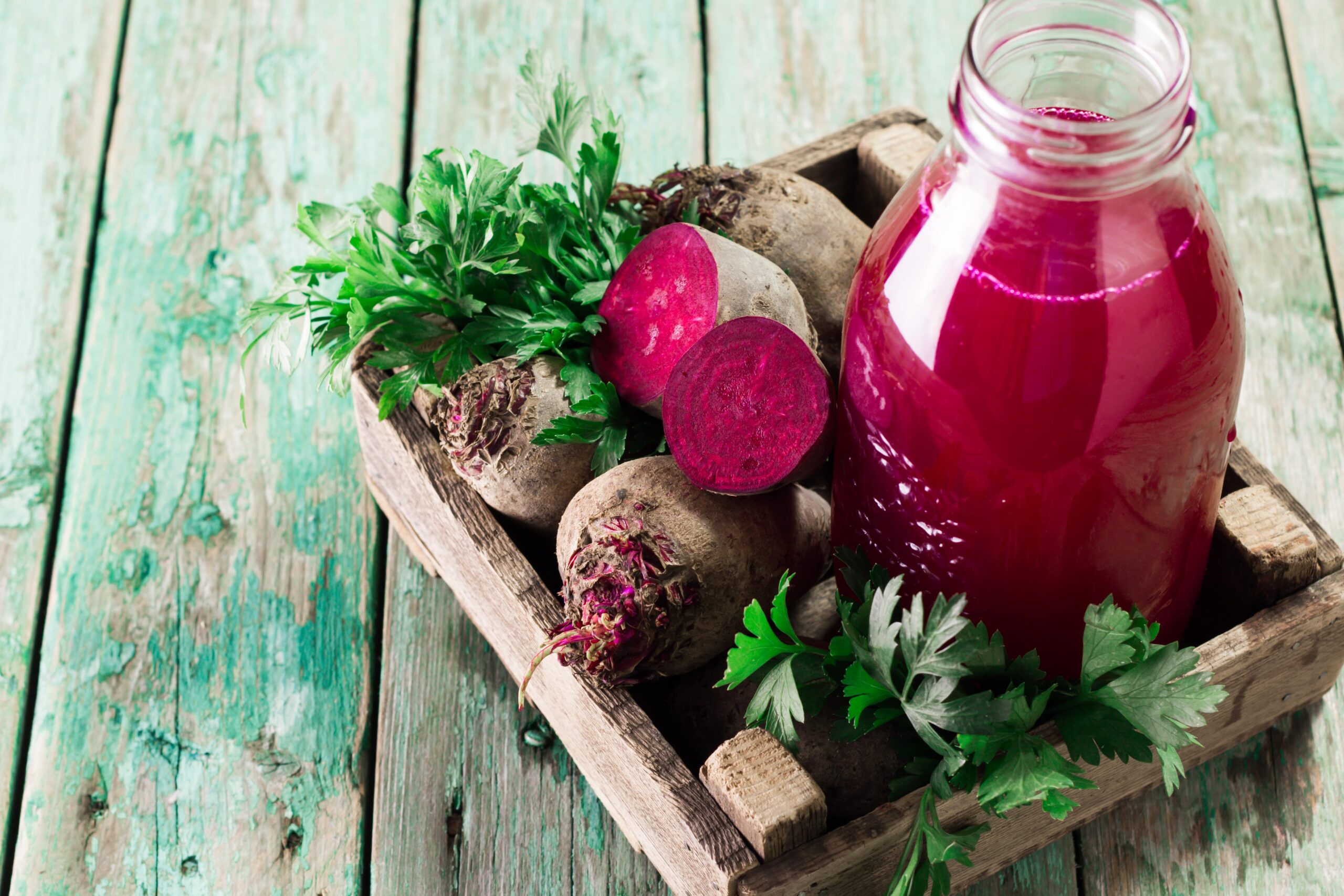 Suco para acelerar metabolismo de couve, beterraba e gengibre