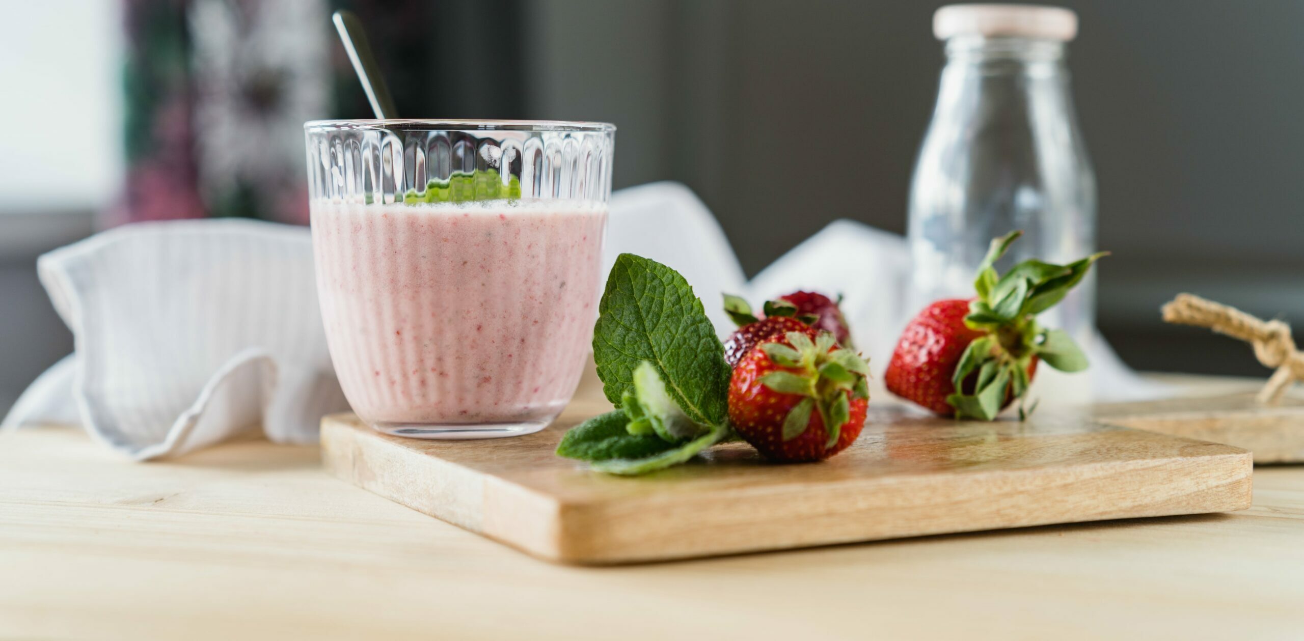 Smoothie de morango e aveia para emagrecer; aprenda a preparar