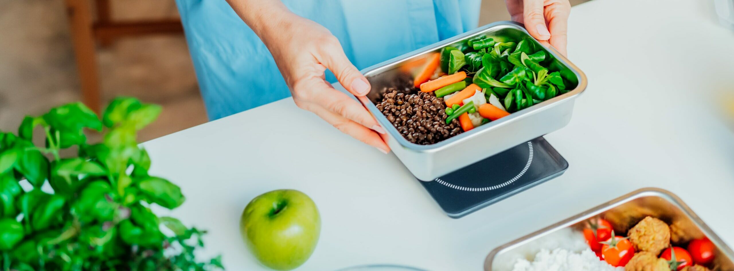 Pesar a comida é mesmo necessário? Especialistas dão suas opiniões